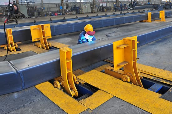 單梁焊接翻轉(zhuǎn)工裝